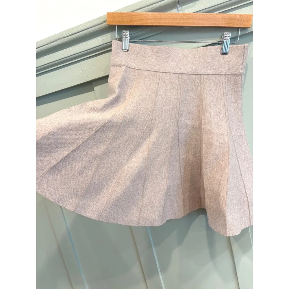 Club Monaco Oatmeal Heather Knit Pleated A-Line Mini Skirt Beige S